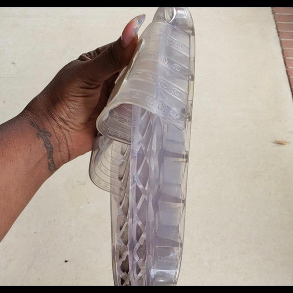 SOLD Chanel pool slides Sandals Size EU 39 - Picture 8 of 11